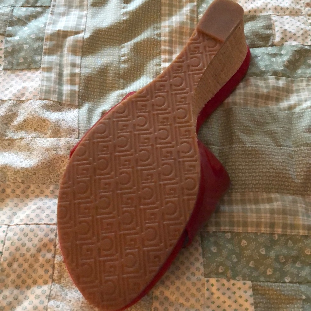 Sandles - Picture 3 of 4